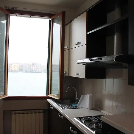 Lovely Canal View Venice