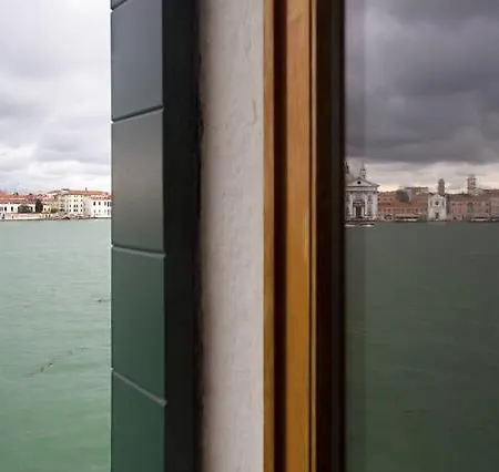 Lovely Canal View Venecia
