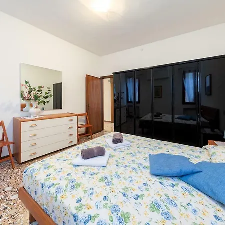 Apartamento Lovely Canal View *